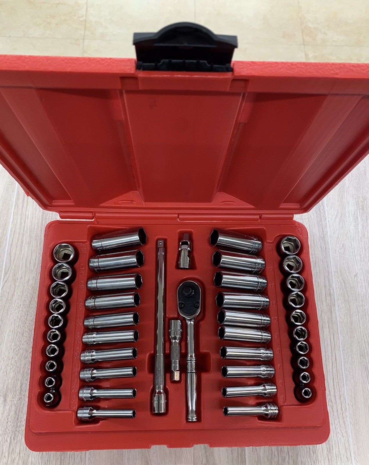 Snap-on 144TMPB 44 Piece 1/4″ Drive 6-Point Metric/ SAE General Service Set USA