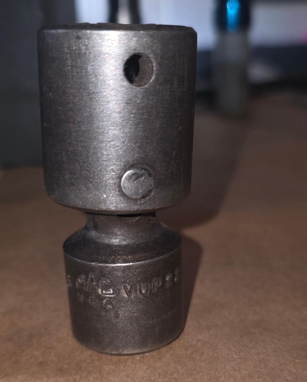 Mac Tools VUP226 11/16” universal swivel socket 1/2″ drive swivel 6 point