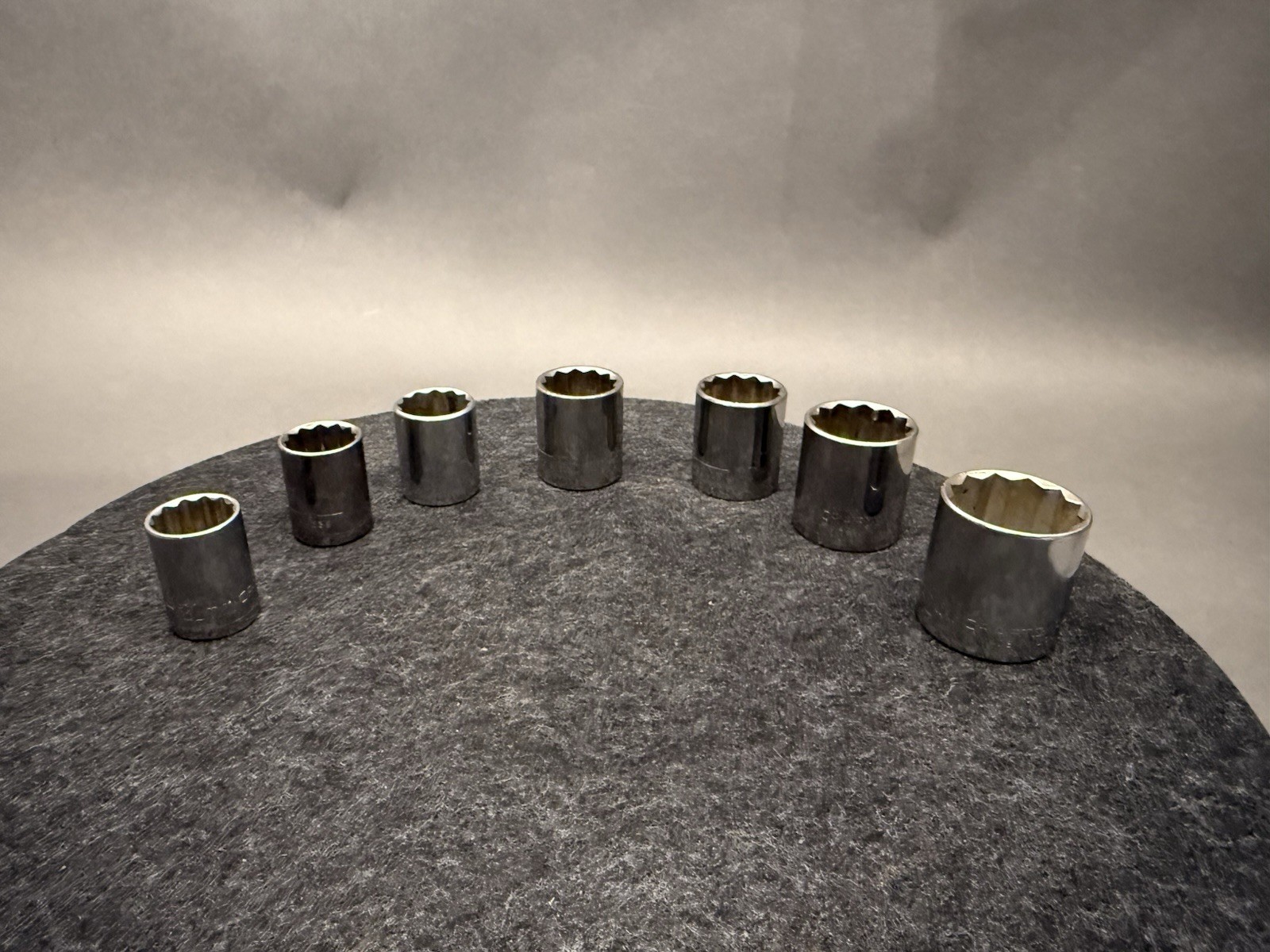 Craftsman 12‑Point 1/2″ Drive Socket Set – 21mm – 32mm – G Series – USA. 7pc