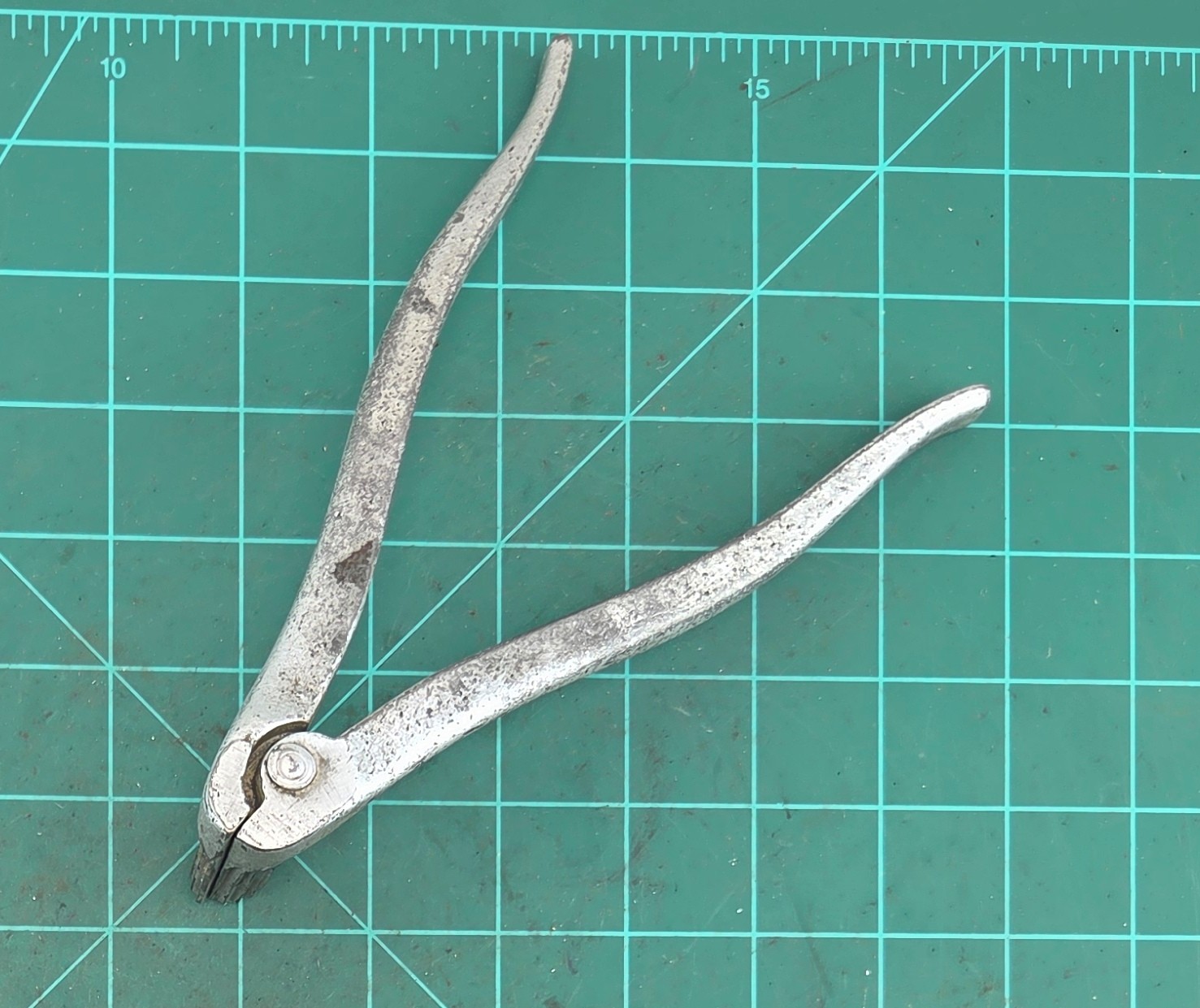 KD Tools 204-D Battery Terminal Spreader Pliers Tool K-D 204D