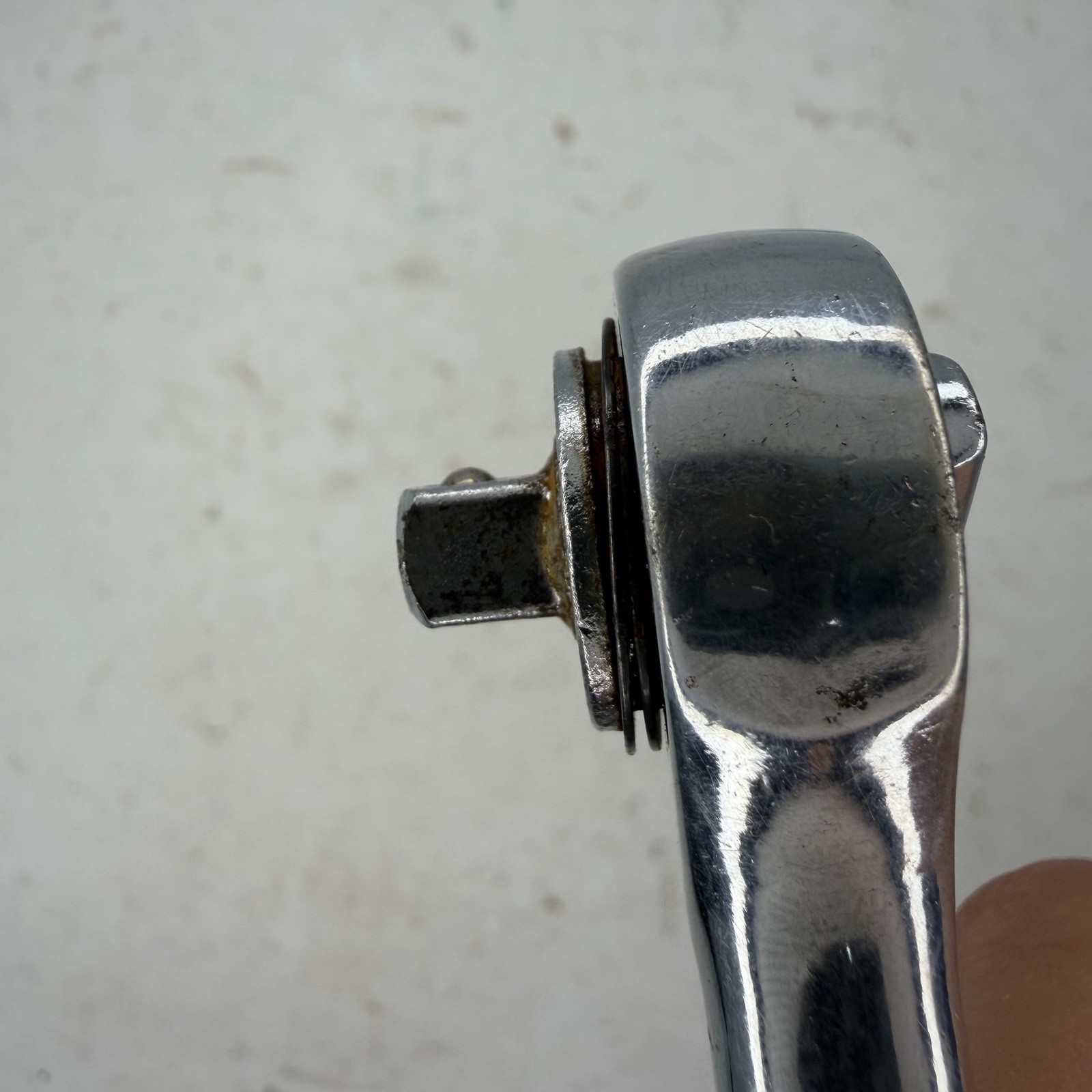 Unbranded 1/4″ Drive Ratchet Knurled Handle Taiwan Chrome – Rust
