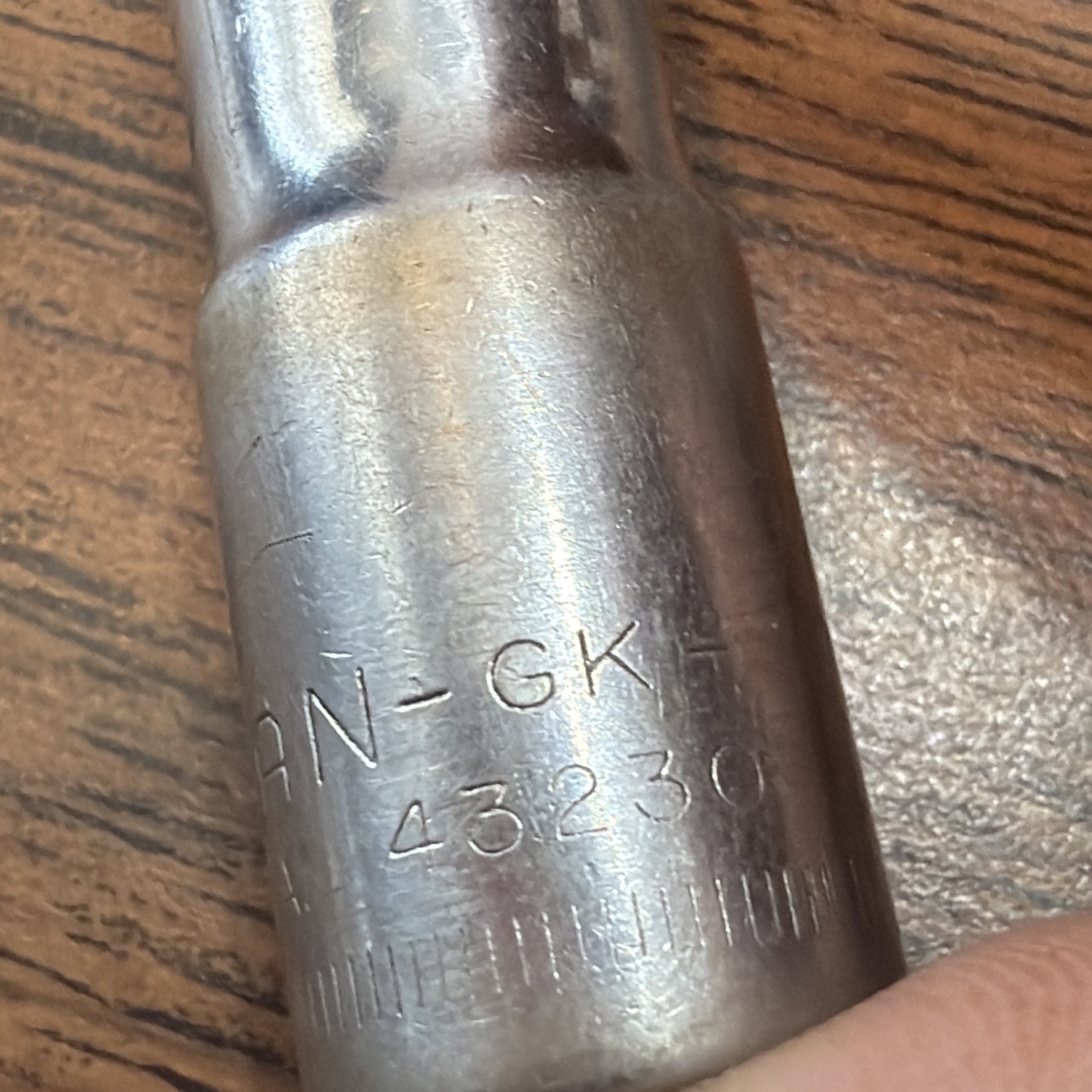 Craftsman USA GK 8 pc 3/8″ Drive Metric Mid-Length Socket Partial 10-19mm 43219