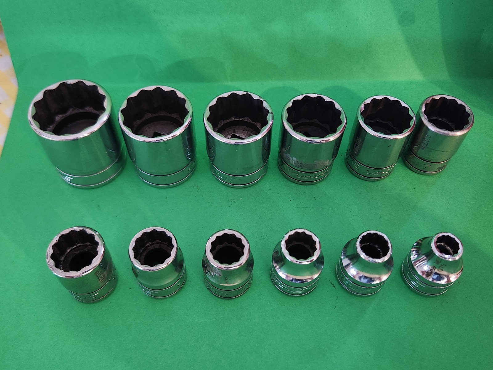 12pc. Snap On 211FY 3/8″ Dr. 12 Pt. Shallow SAE Socket Set 1/4″-7/8″
