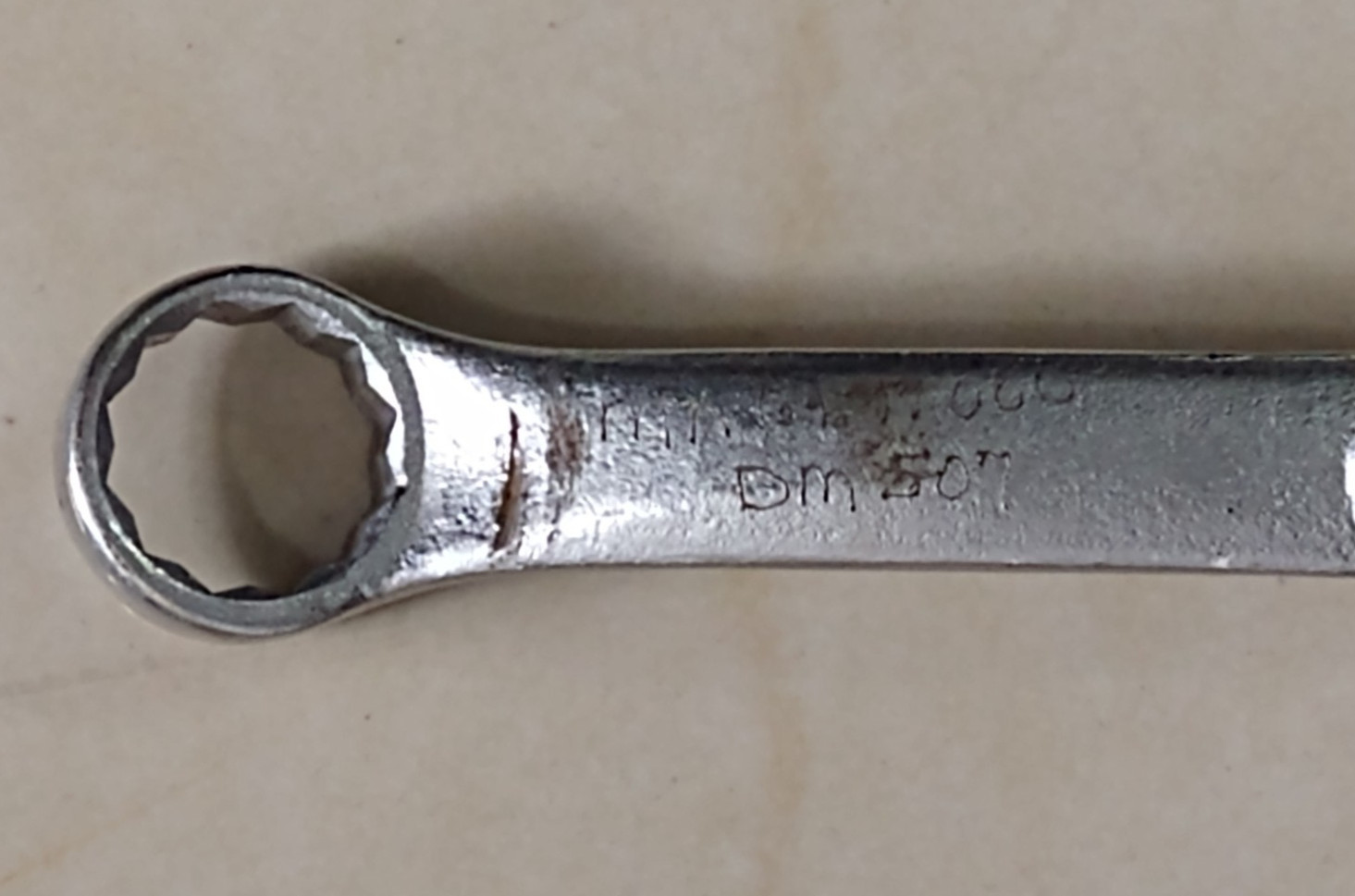 CRAFTSMAN TOOLS USA V, 1/2″ x 9/16″ DBL OFFSET BOX WRENCH, 8.6″ LONG, 12 POINT.
