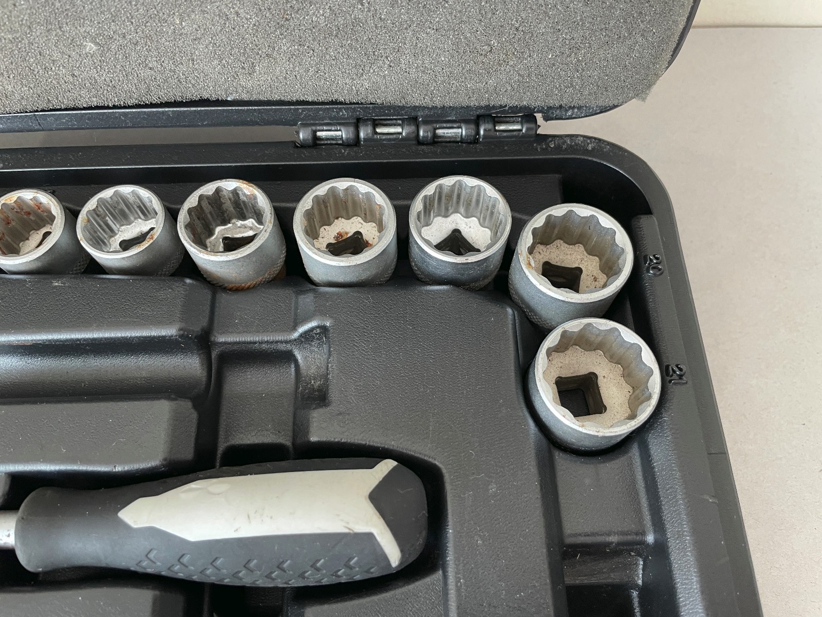 45 Piece 3/8″ Drive Metric Socket & 1/4″ Bit Set With Unior Ratchet Chrome