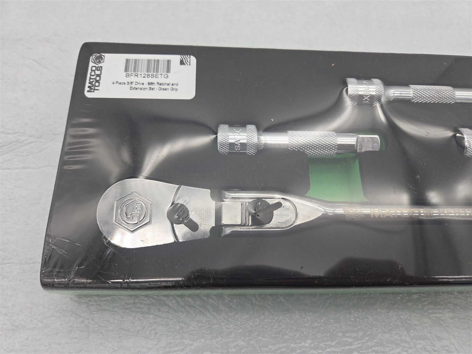 Matco Tools BFR128SETG 3/8″ Drive Locking Flex Head Ratchet Extension Set Green