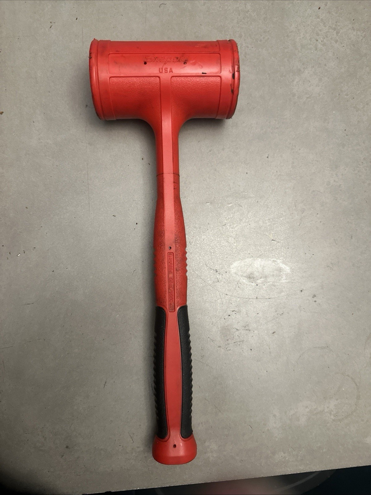 Snap-on HBFE56 56 oz Soft Grip Dead Blow Hammer Red 15-3/4″ Length