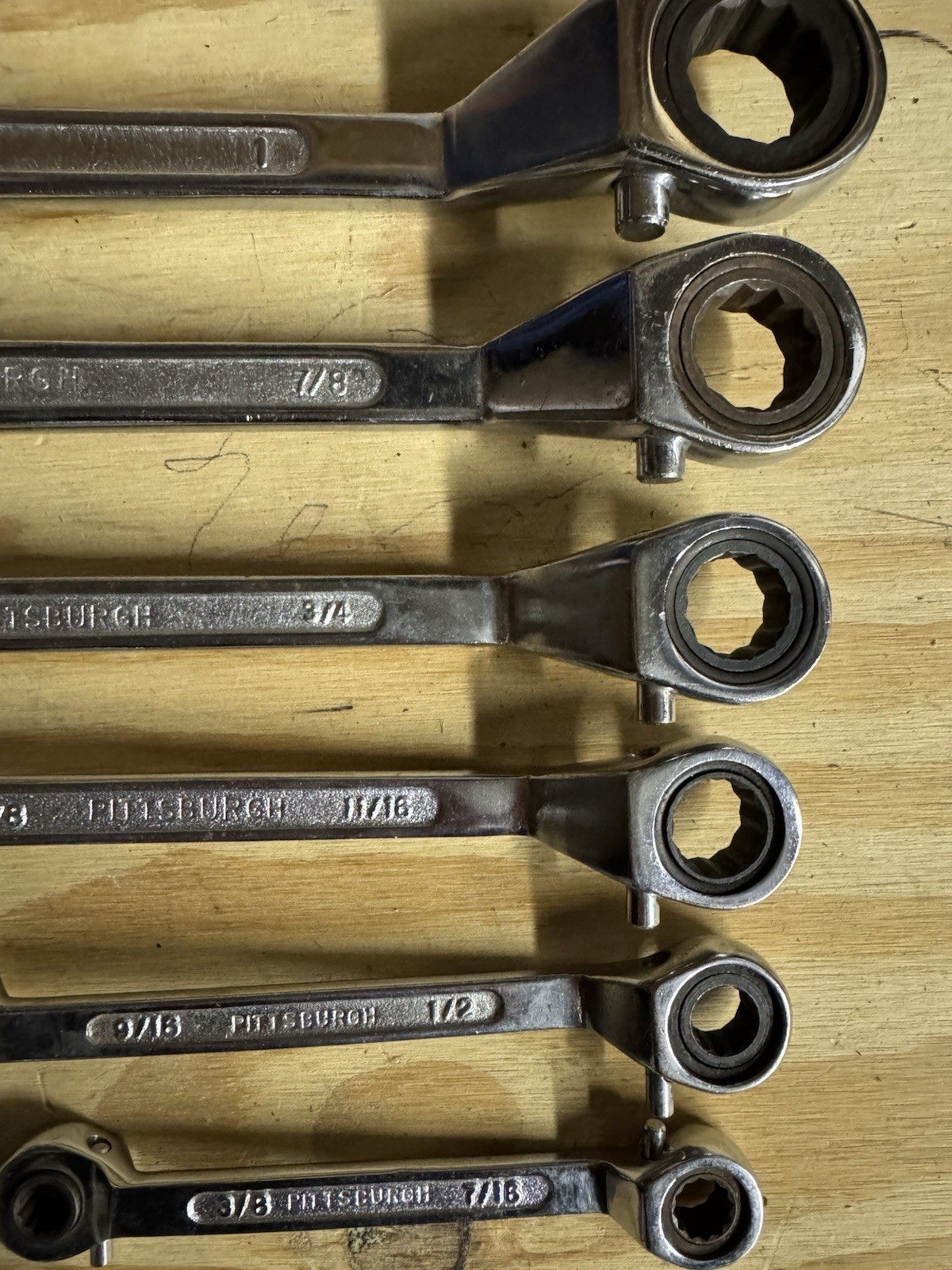Pittsburgh SAE Reversible Offset Ratchet Wrench Set 3/8″ to 1-1/8″ Set of 6