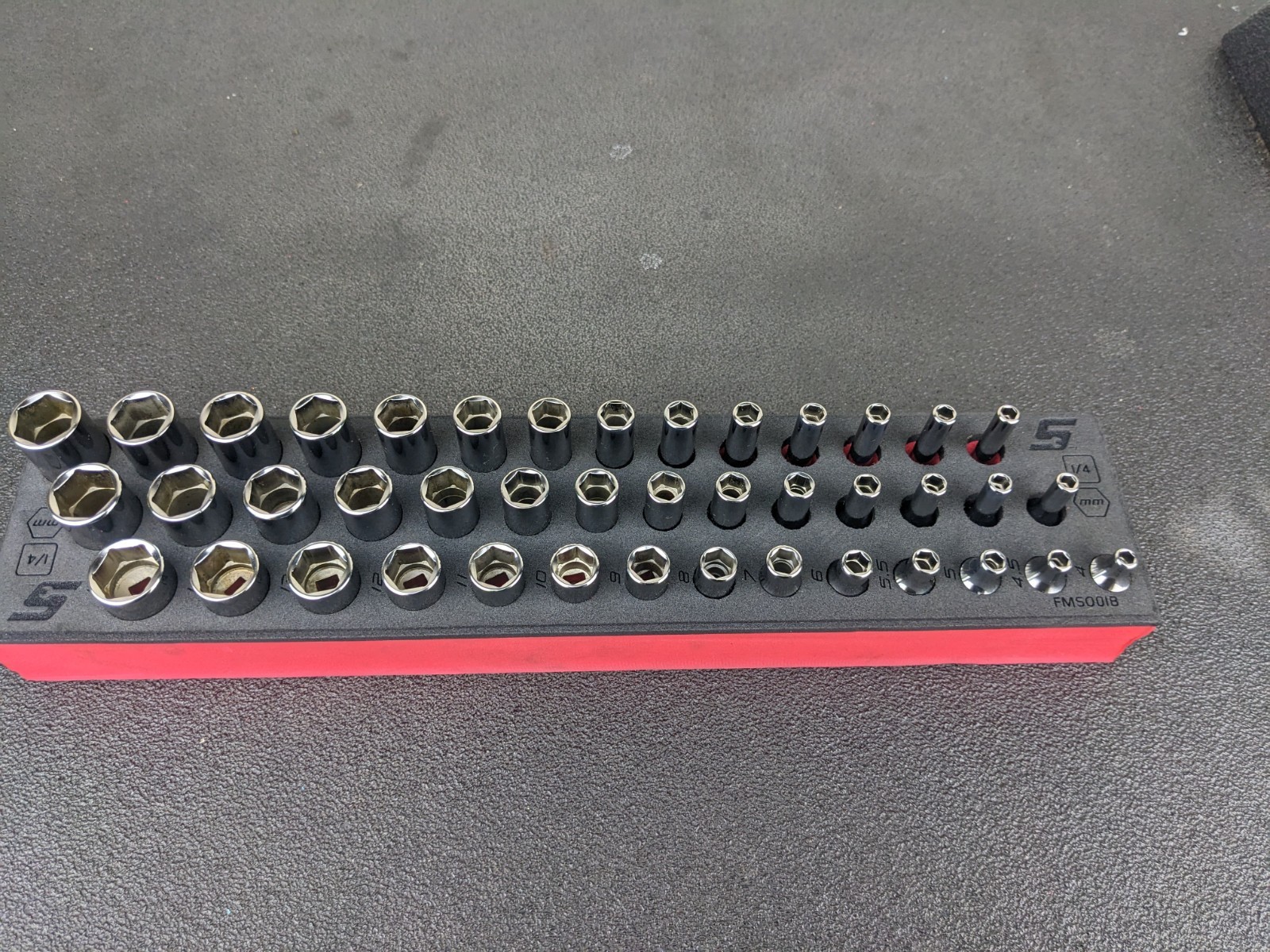 #bp053 Snap-On Tools NEW 142STMMSYFR1 42pc 1/4″ Drive Metric Foam Socket Set