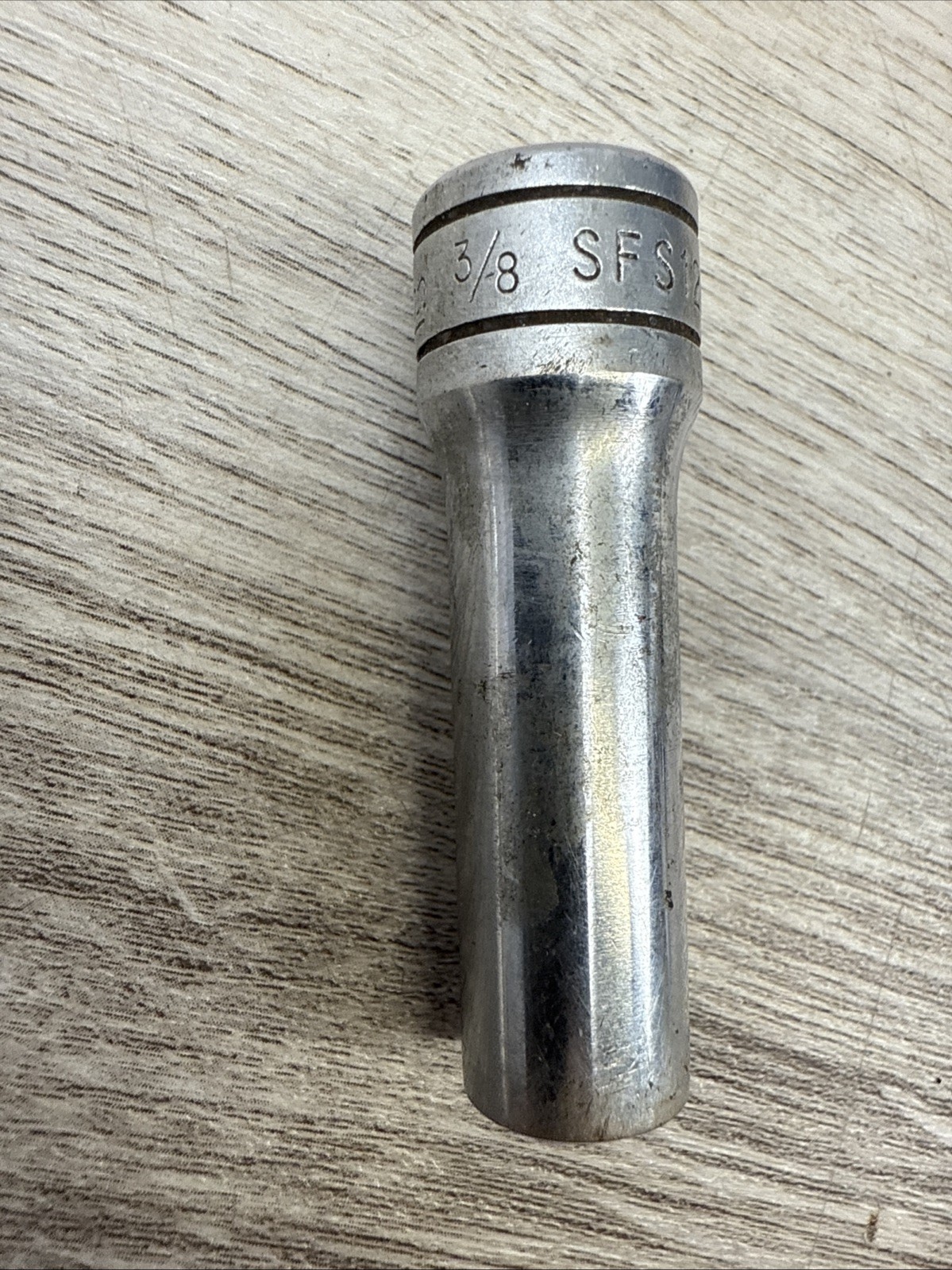 Snap-on SF121 – 3/8″ – 3/8″ Dr – 12 Pt Chrome Deep Socket USA – D1