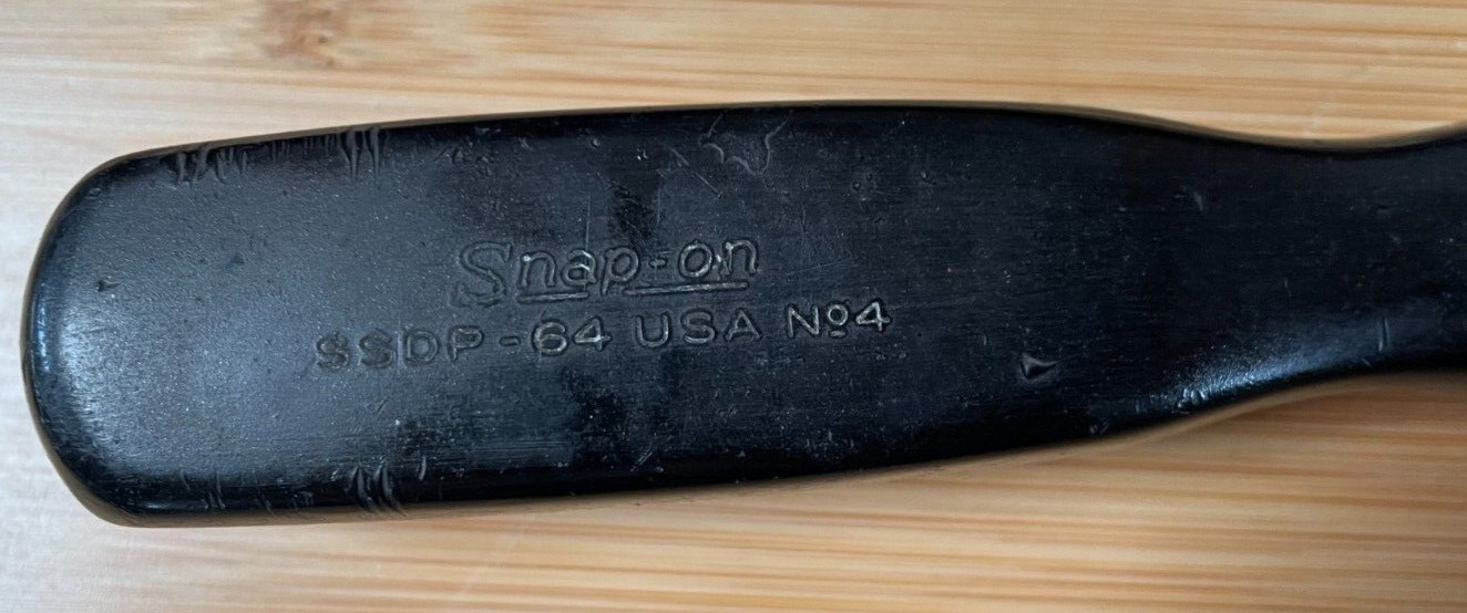 Snap-on Tools USA #4 Phillips Head 6″ Shank Black Hard Handle Screwdriver SSDP64