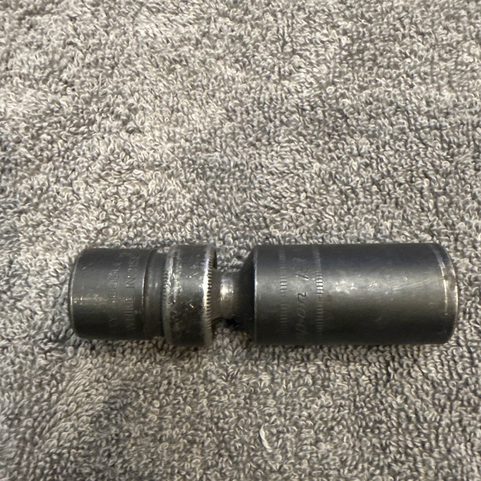 Snap-on Tools USA 18mm IPLFM18B 1/2″ Drive 6 Pt Point Swivel Impact Socket