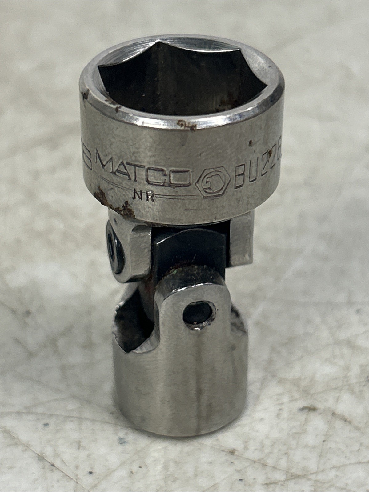 MATCO TOOLS 3/8″ DRIVE SAE 6PT SWIVEL SOCKET 11/16″ BU226