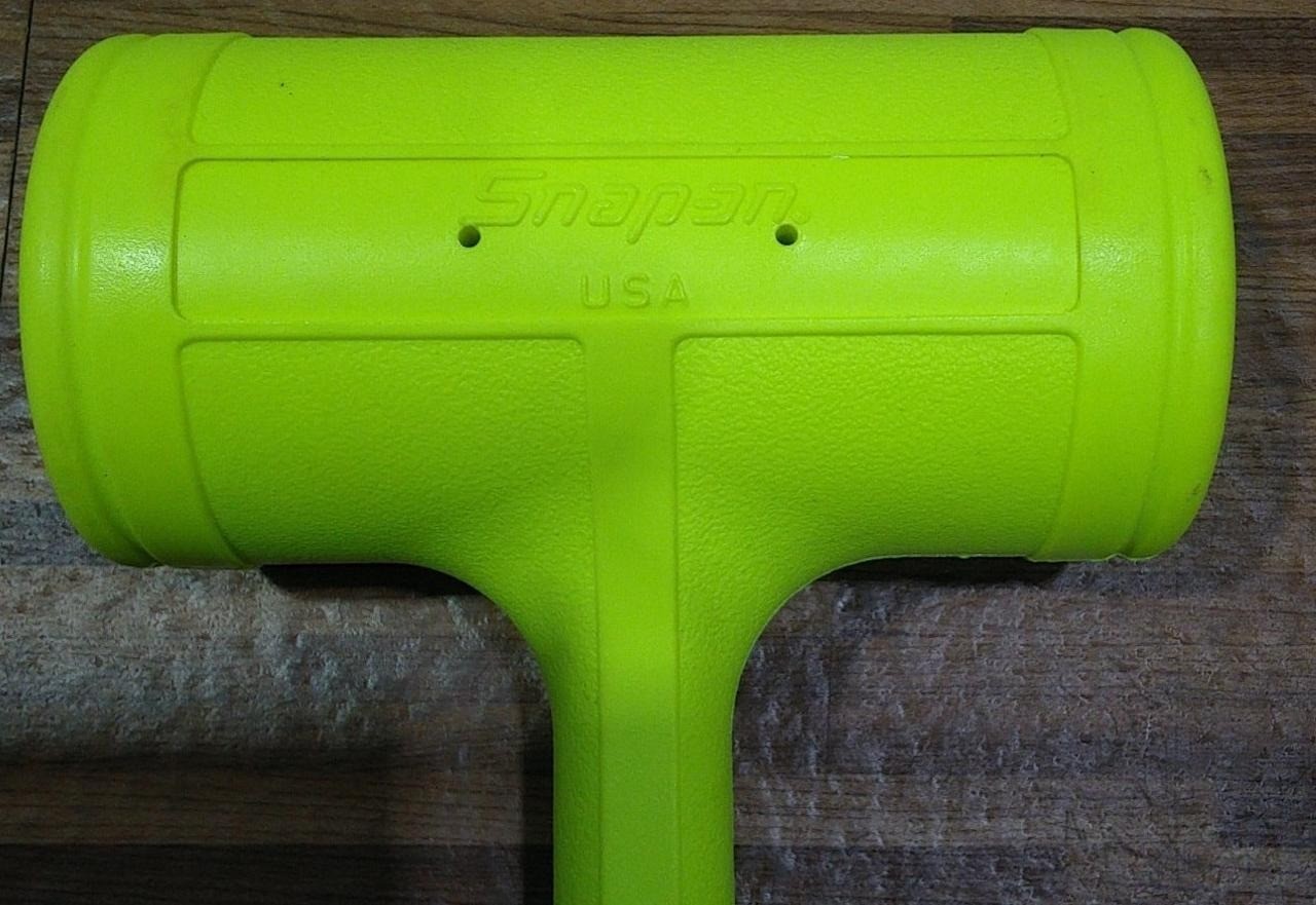 Snap-on HBFE56 32 oz Soft Grip Dead Blow Hammer Yellow 15-3/4″ Length