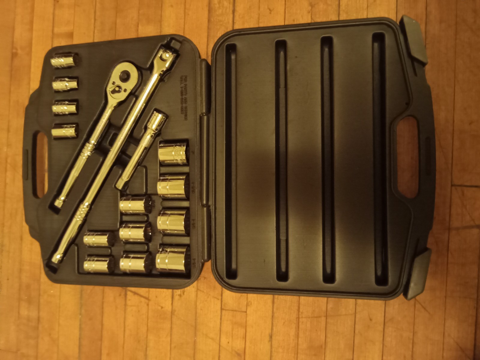 Pro-Grade 19404 0.5 in. Drive SAE Socket Set in Case – 16 Piece