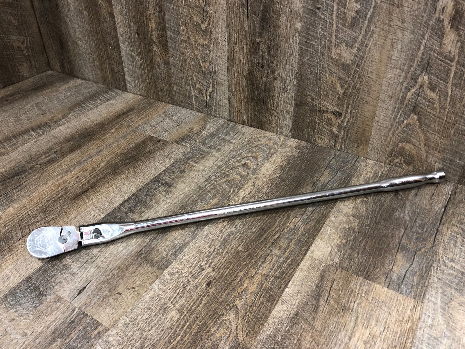 Matco Tools 1/2″ Dr 25-5/8″ Eighty8 Tooth Locking Flex Ratchet Chrome CFR248LF