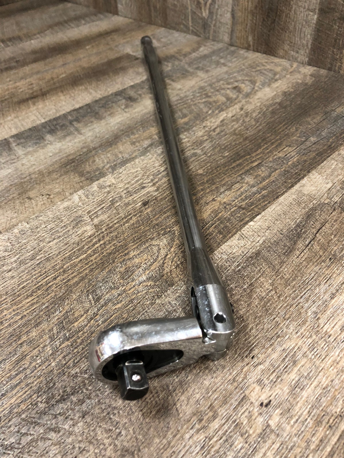 Matco Tools 1/2″ Dr 25-5/8″ Eighty8 Tooth Locking Flex Ratchet Chrome CFR248LF