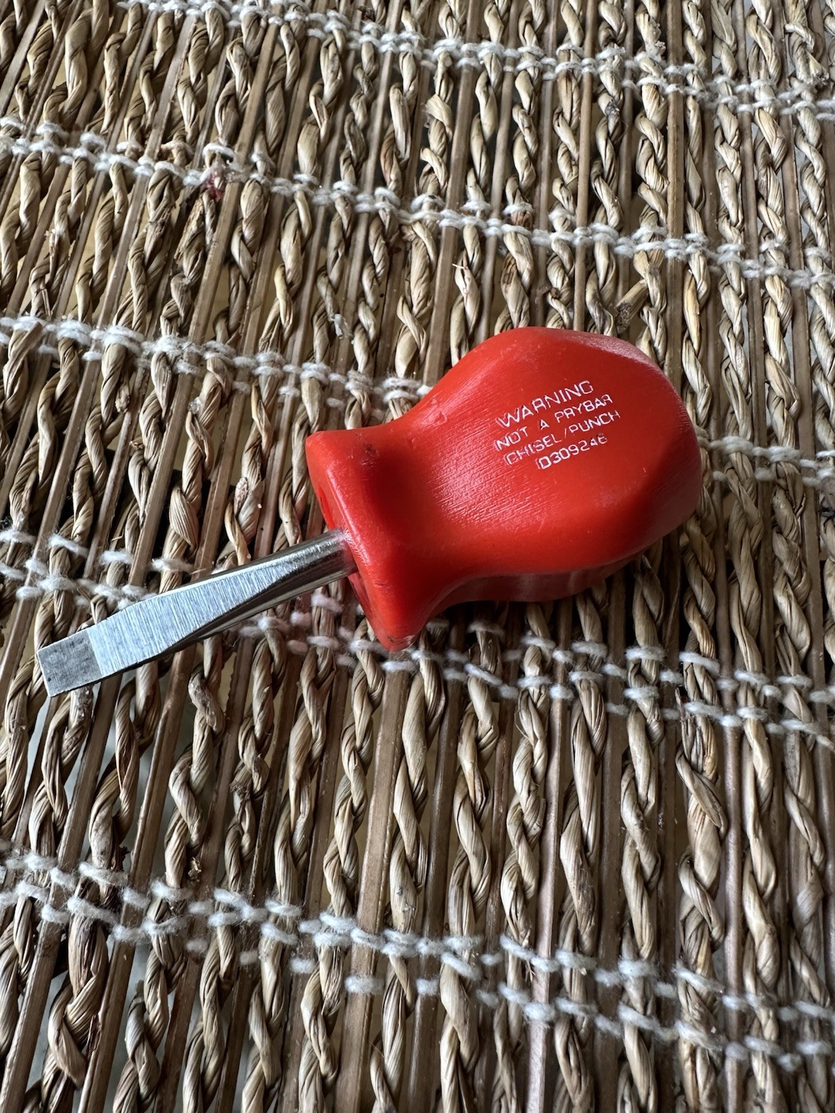 SNAPON Stubby 1/4” Blade Screw Driver. Red Handle. SDD1