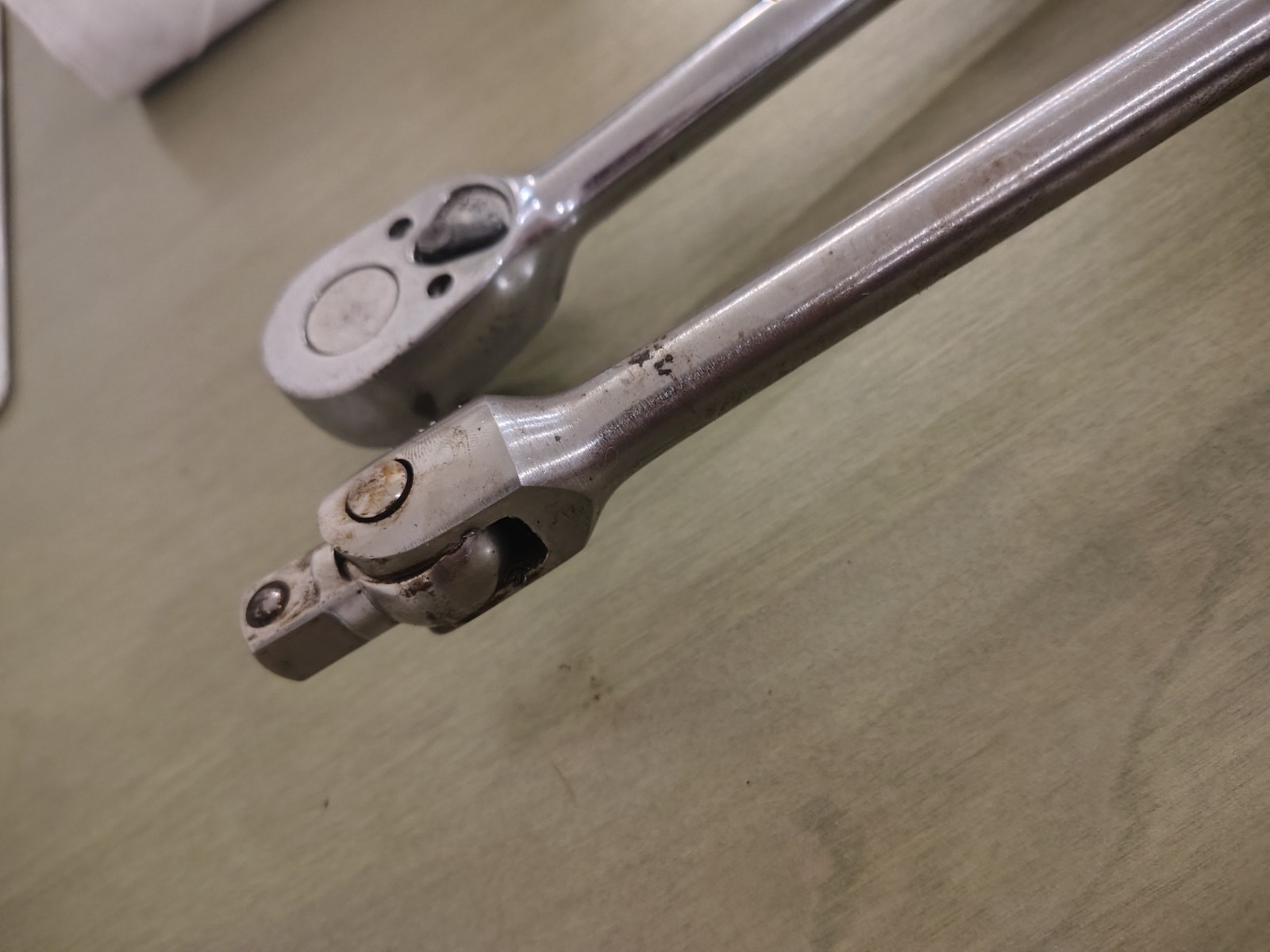 Snap-On Tools SL715 1/2″ Drive Heavy Duty Long Ratchet And SN18A Breaker Bar