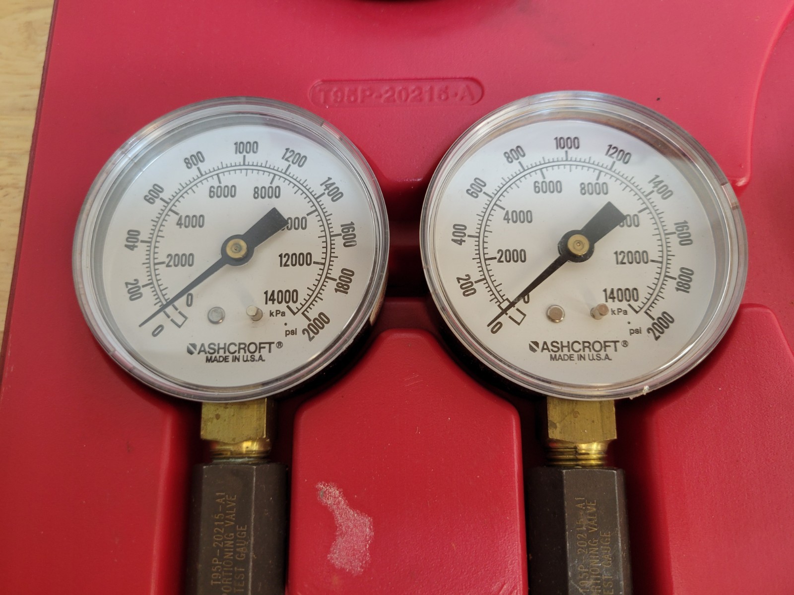 FORD ROTUNDA TOOL T95P-20215-A VALVE TEST GAUGE SET T95P-7H150-A DRIVEN SPROCKE