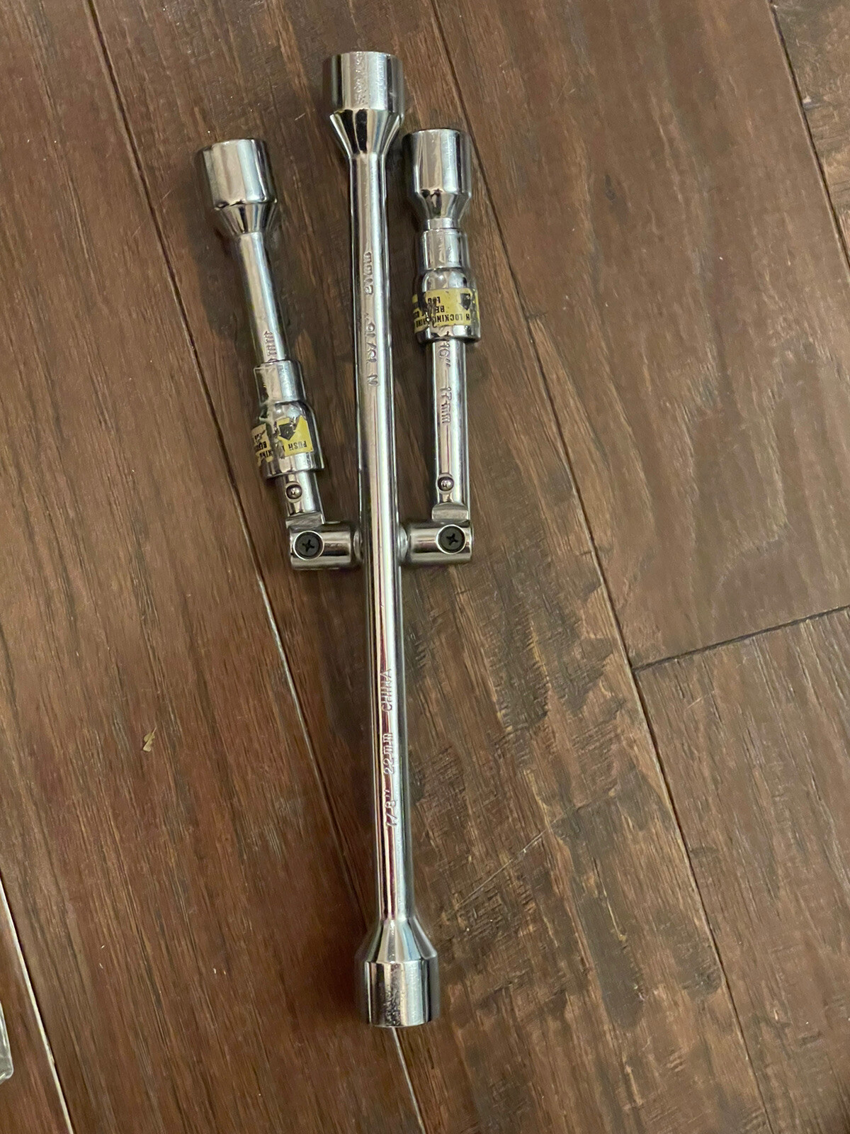 Shop Craft #83399 Dyna- Force 14″ Heavy Duty Folding Lug Wrench