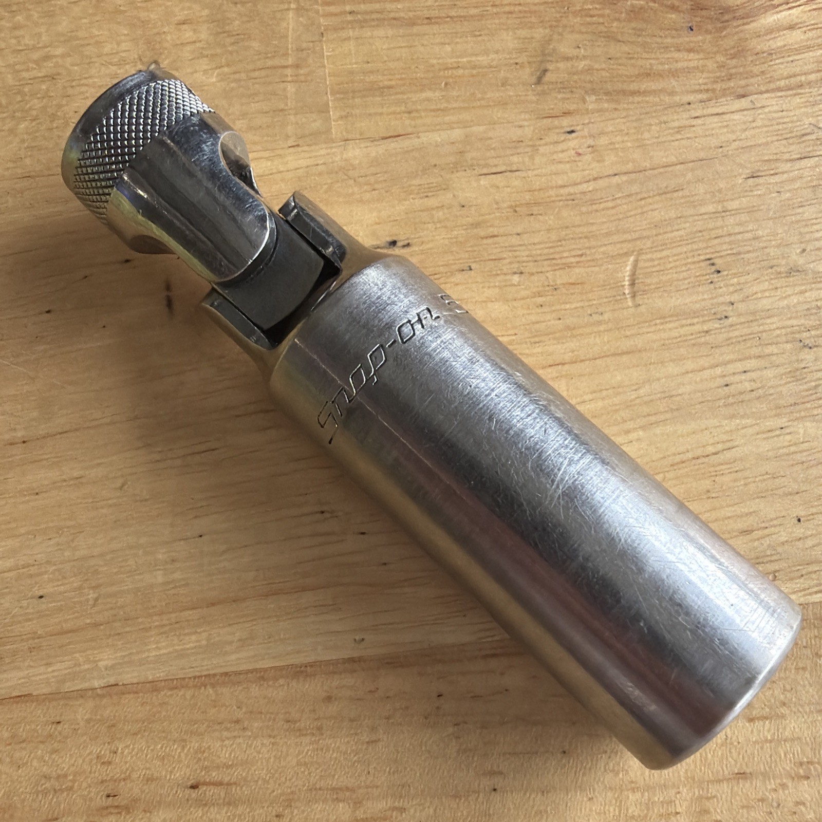 Snap On Tools 5/8″ Universal Swivel Spark Plug Socket 3/8″ Drive 6pt S9706KFUA