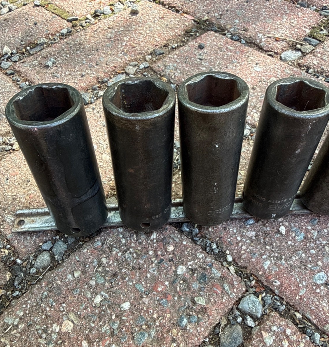 Snap-on 8 pc. 1/2″ drive 6 pt. SAE Flank Drive Deep Impact Socket Set 9/16-1″
