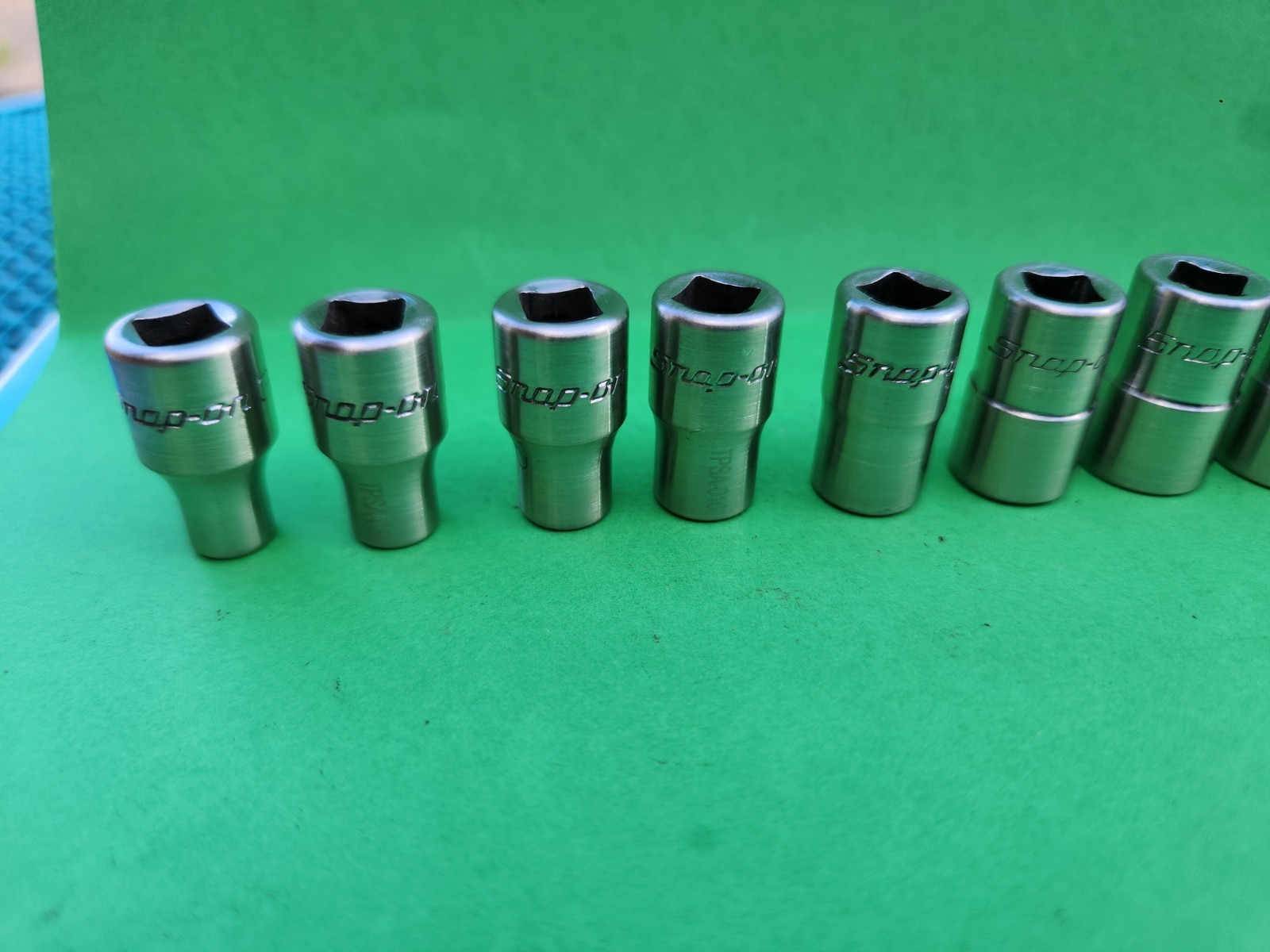 10 Pc. Snap-on 110TMY Socket Set 1/4″ Dr. ~ 6 Pt. 3/16″ – 9/16″ TM6-TM18 F5