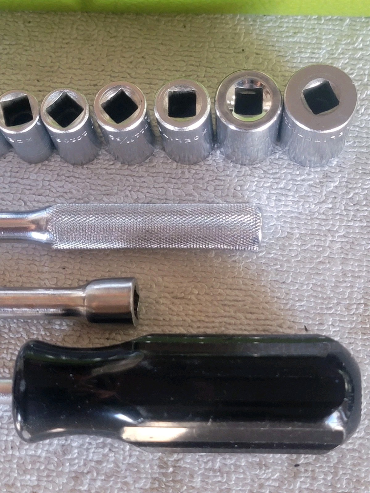 14pc XceLite 1001 Square Drive Socket Set 1/4″ + Ratchet & Ext. Plastic Case USA