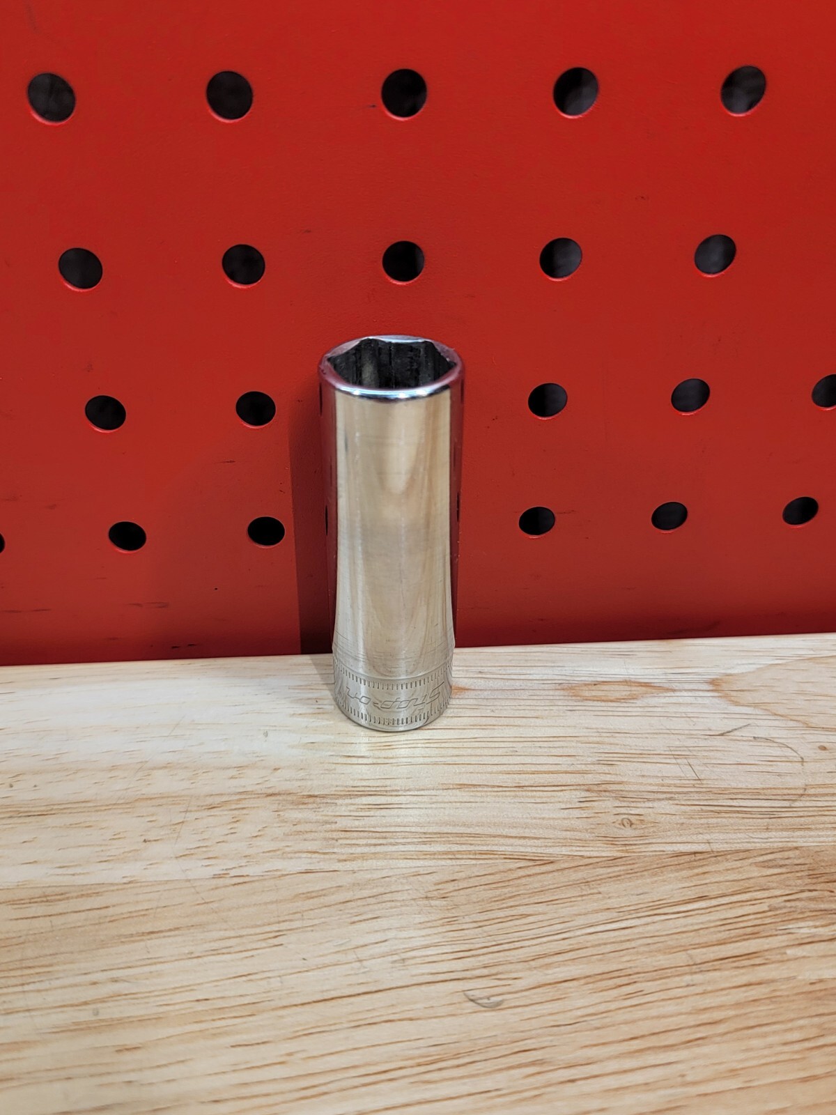Snap-on Tools SFSM17 3/8″ Drive 17mm Metric 6-Point Deep Chrome Socket