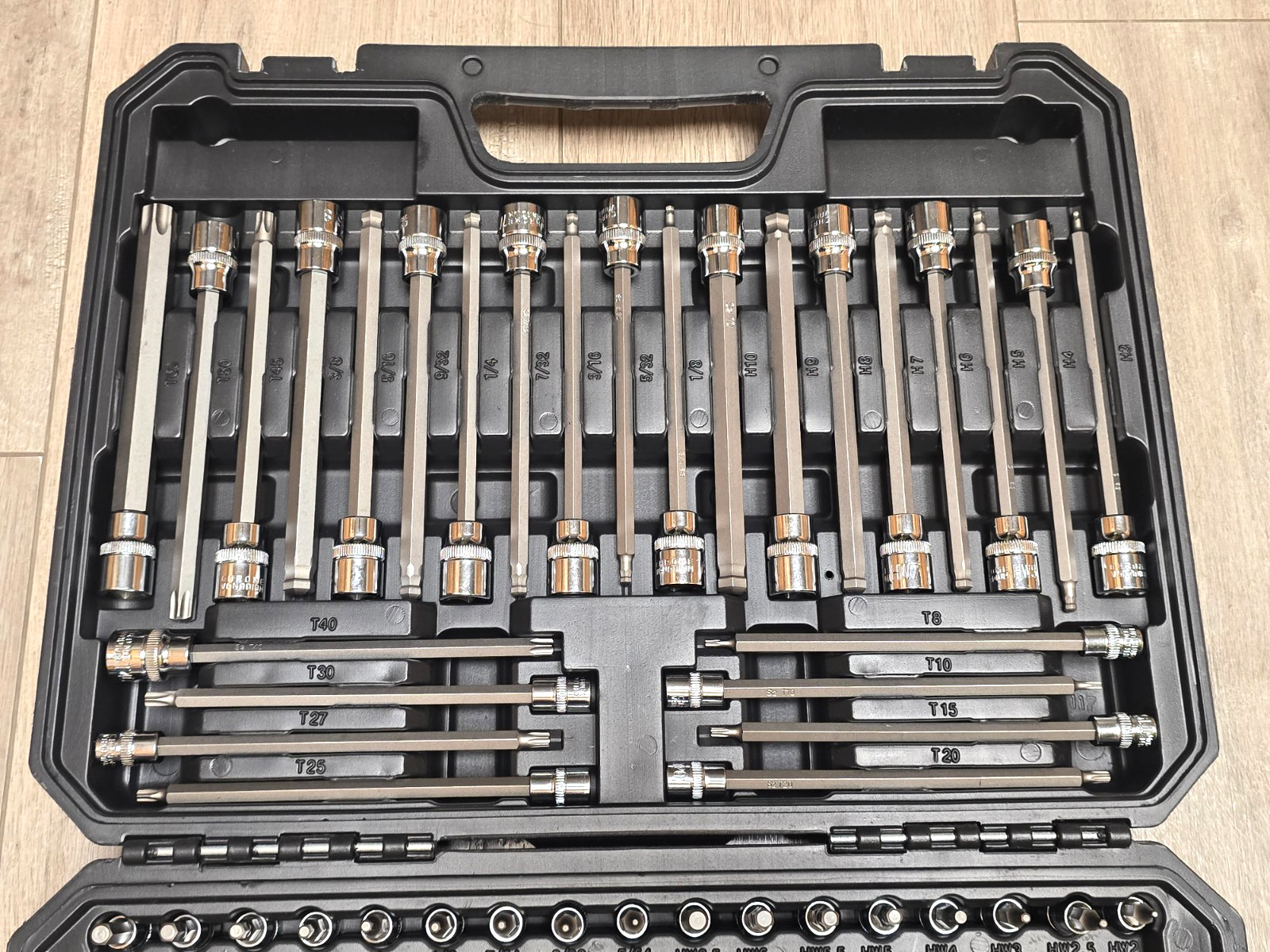 Casoman 107pc 1/4, 3/8 & 1/2 dr Master Bit Socket Set, Hex, Torx, E-Torx w/ Case