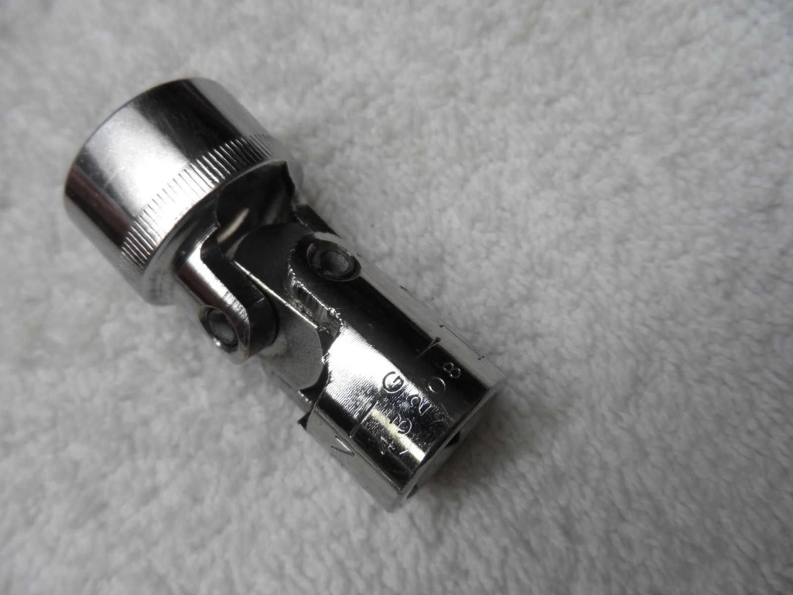 Craftsman 3/8″ Drive Metric Swivel Flex Socket, USA, 6 pt – PN 43208 (17mm) -G-