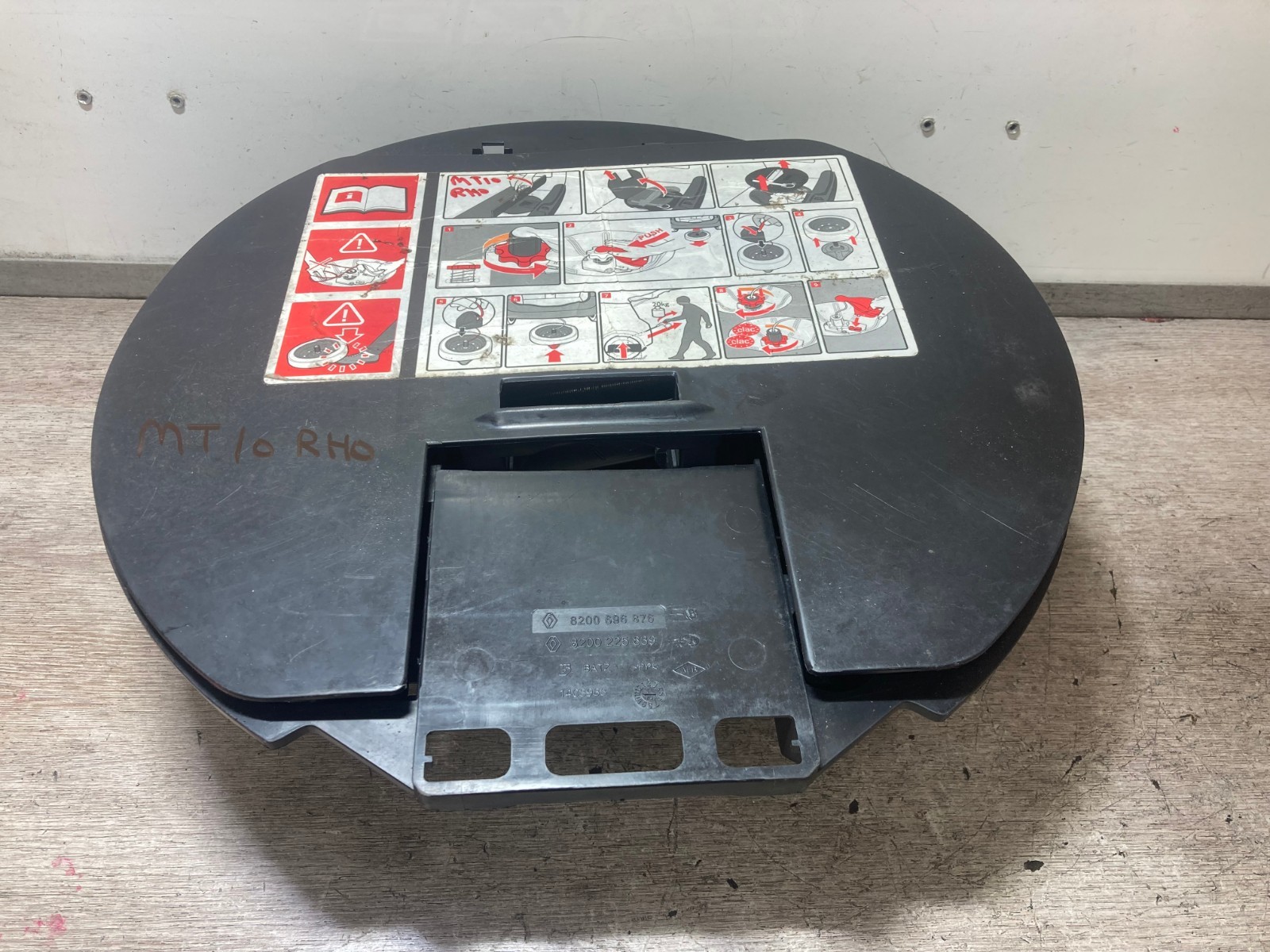 2010 RENAULT CLIO WHEEL JACK TOOL KIT 8200696876