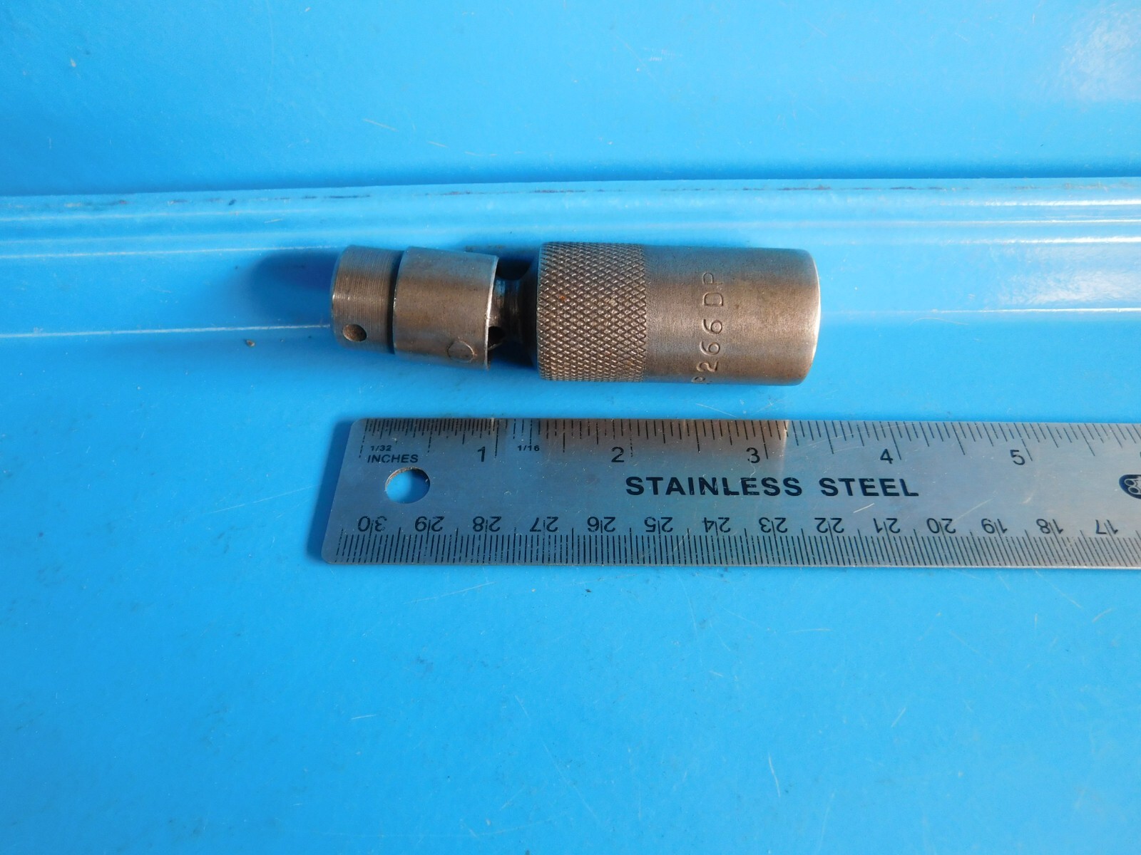 USED, MAC TOOLS ( 13/16 IN.) SWIVEL SPARK PLUG SOCKET, PART #XUP266DP USA