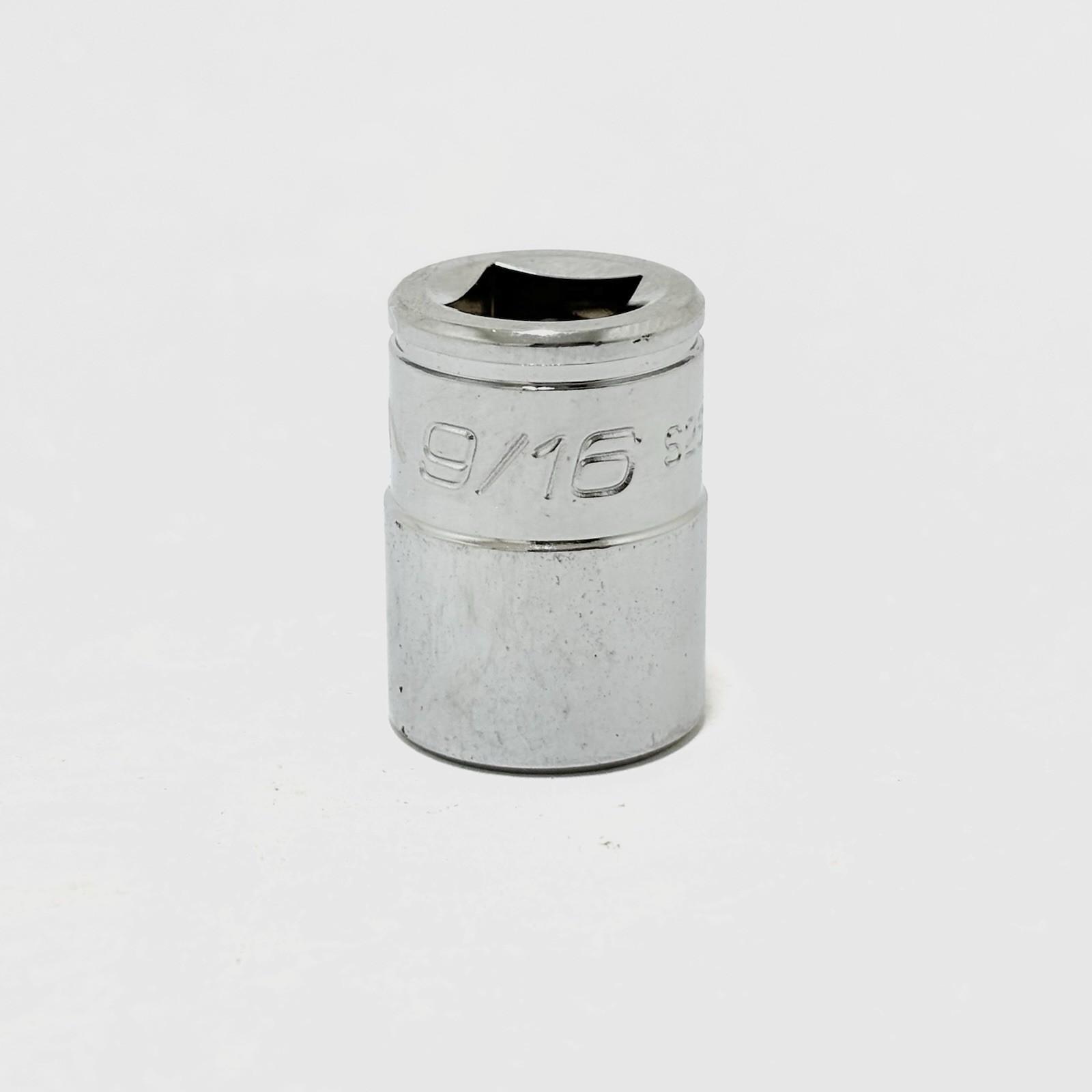 NEW ICON 9/16 INCH SOCKET 3/8” DRIVE SAE INCH 6 POINT POLISHED S2SS56