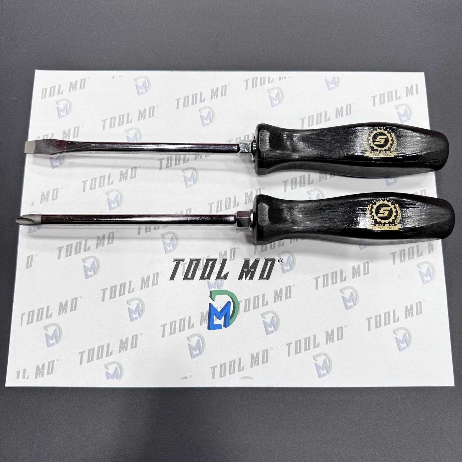 Snap-on Tools USA NOS RARE 2pc UK EDITION Hard Handle Screwdriver Lot SDDP63IRA