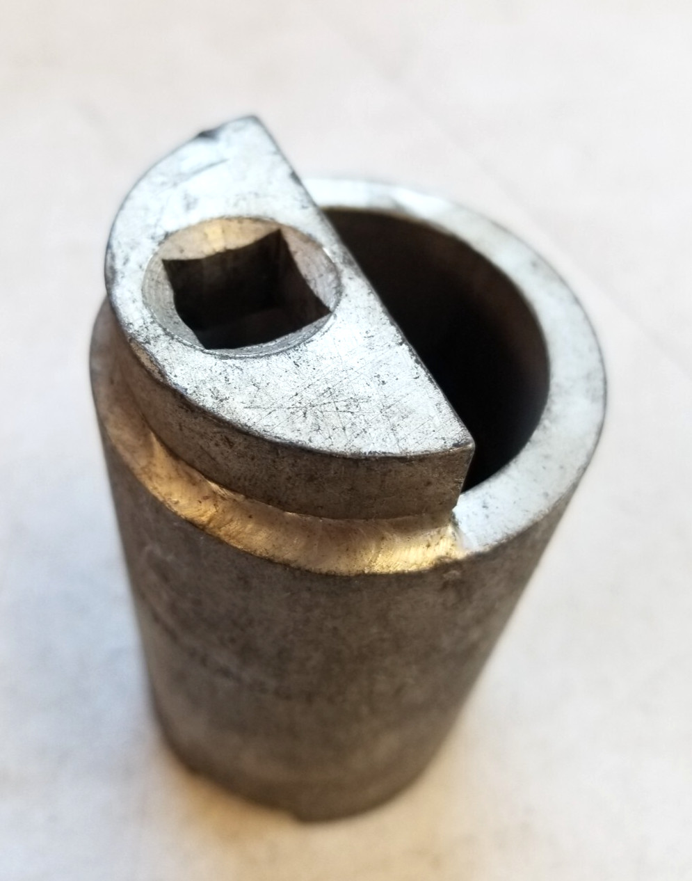 * Kent-Moore J-29192 Brake Mount Bracket Nut Socket Tool