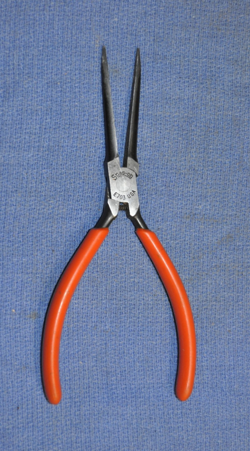 Snap on E703 spring loaded long nose needle nose pliers 6-1/2 in. USA