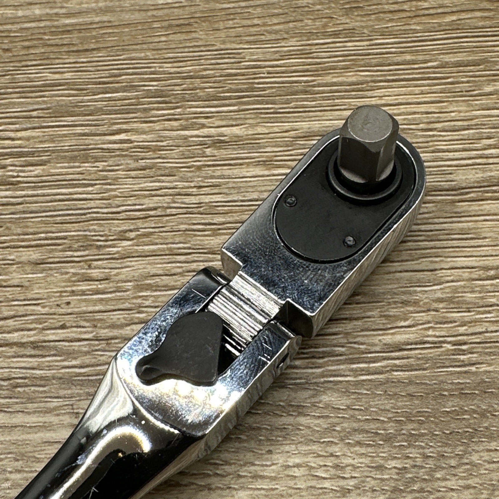 Gearwrench 1/4″ Drive 72T Locking Flex Slim Head Ratchet 81030