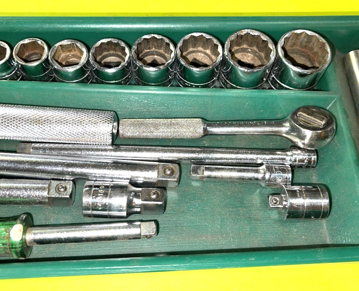 S-K TOOLS 50 PIECE 1/4 & 3/8 DRIVE SAE. GENERAL SERVICE SET SHORT & DEEP
