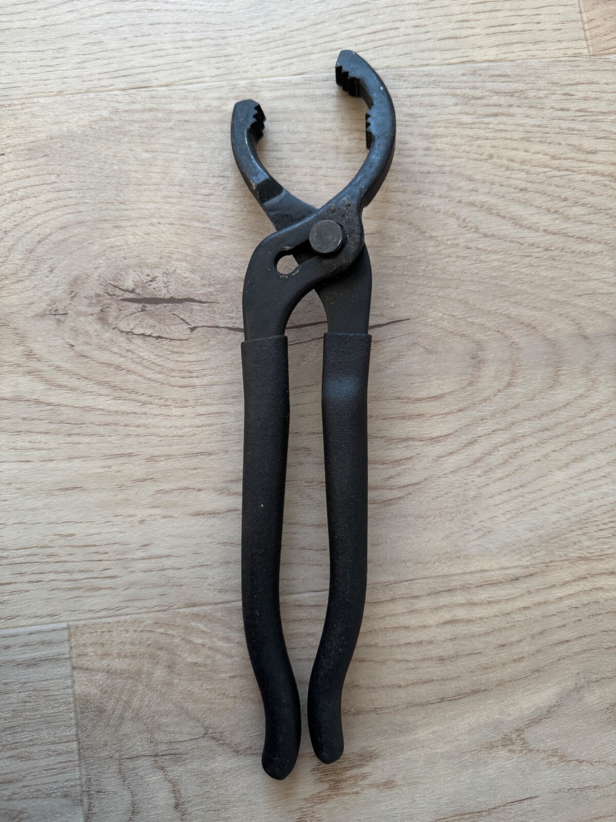 Hyper Tough Oil Filter Wrench, 63.5mm – 116mm Long Black Handle