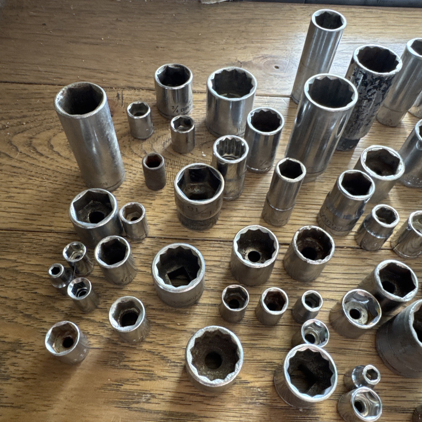 Sockets Standard SAE Assorted 83 Pieces