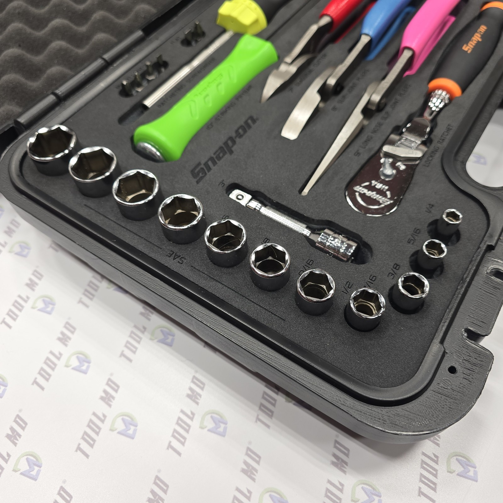 Snap-on Tools NEW 33Pc 3/8″ Drive Metric & SAE Assorted Service Set 233FSMBFMB
