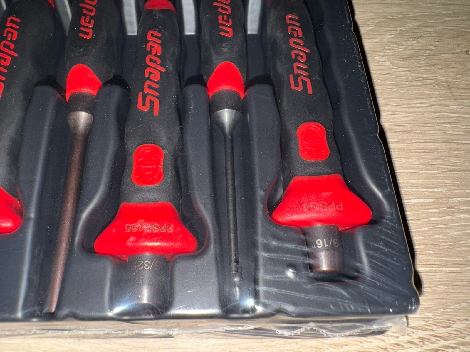 BRAND NEW Snap On Soft Grip 10 Piece Punch And Chisel Set PPCSG710 Red