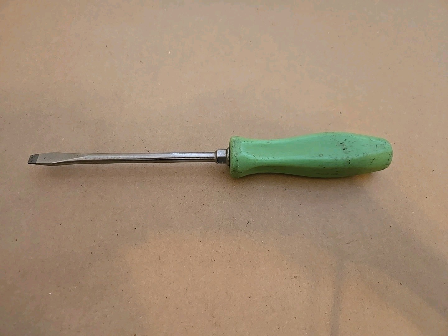 Snap On 5/16″×6″ Blade Screwdriver Green Hard Handle SDD6