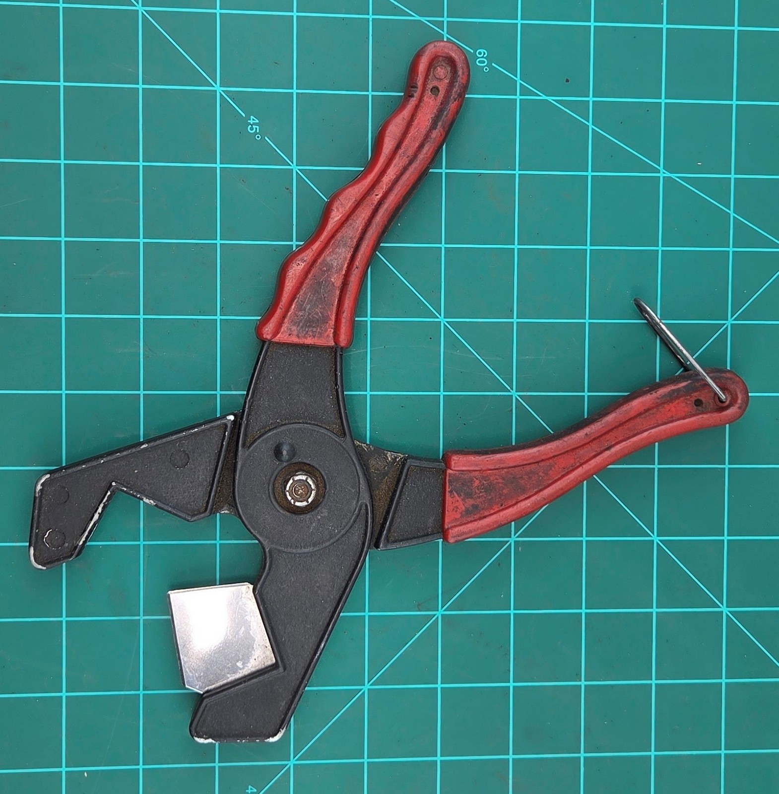 Mac Tools DG1000 Multi Cutter 1-1/8″ Hose Cutting Pliers in POUCH