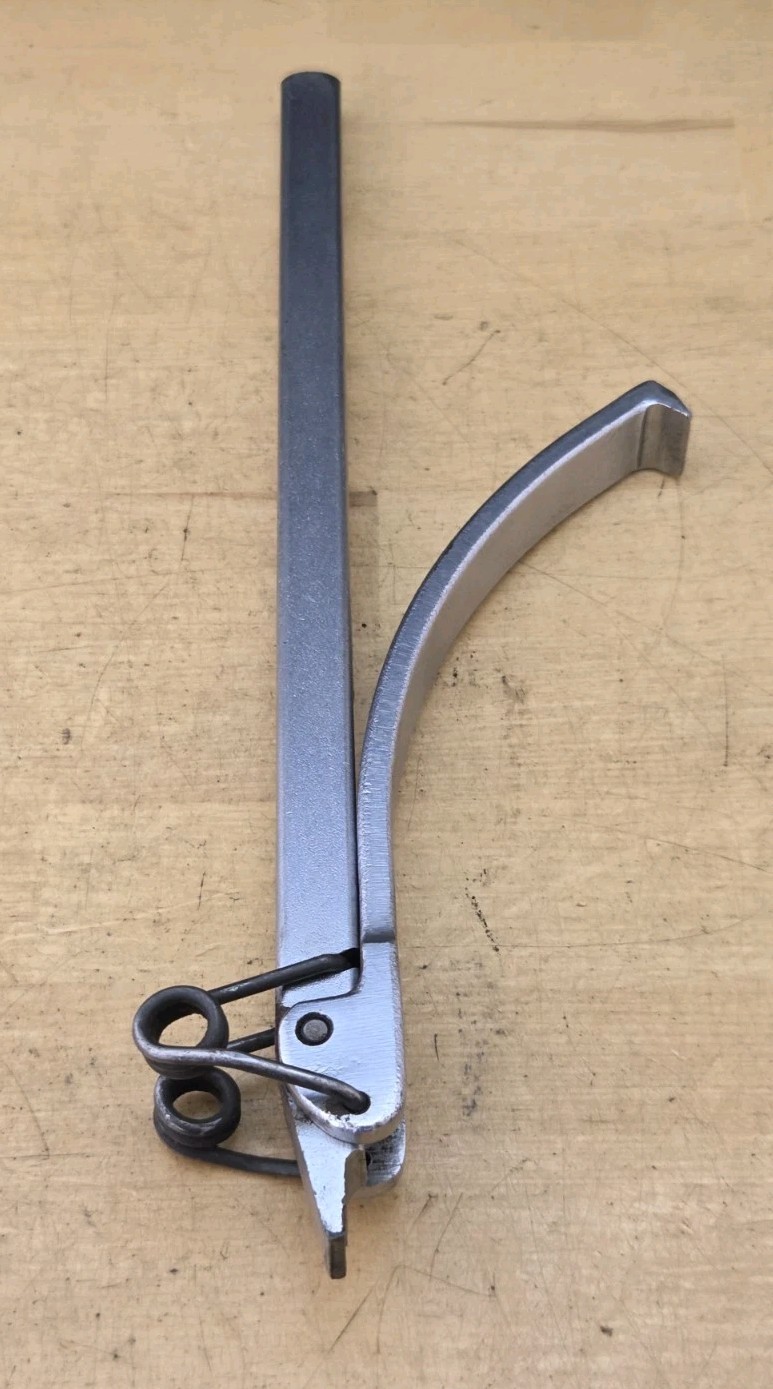 Snap On A144 – 11-3/4″ Long Flywheel Turning Tool