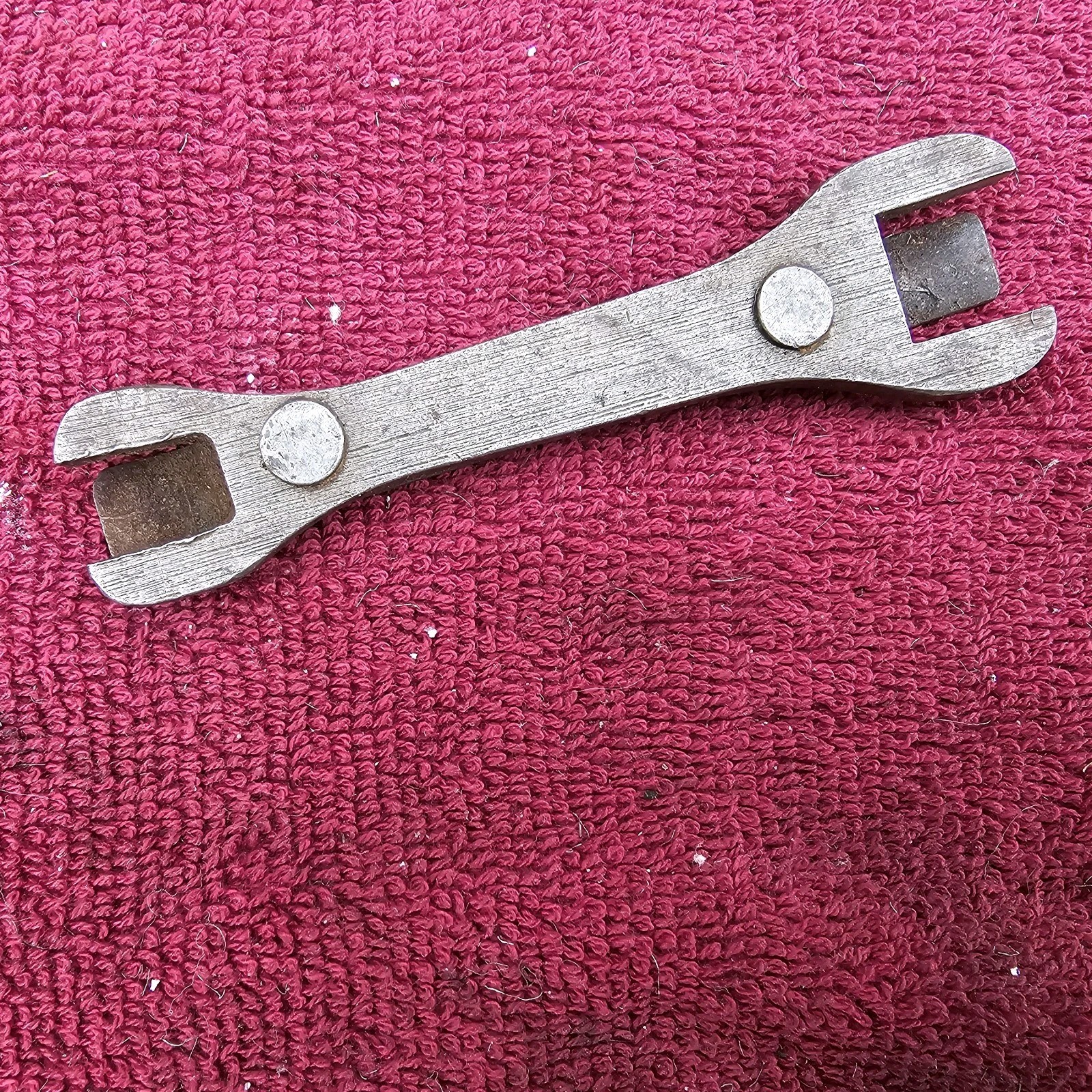 Odd Unmarked Wrench 3-3/4″ Long, Approx 5/16″ x 1/2″