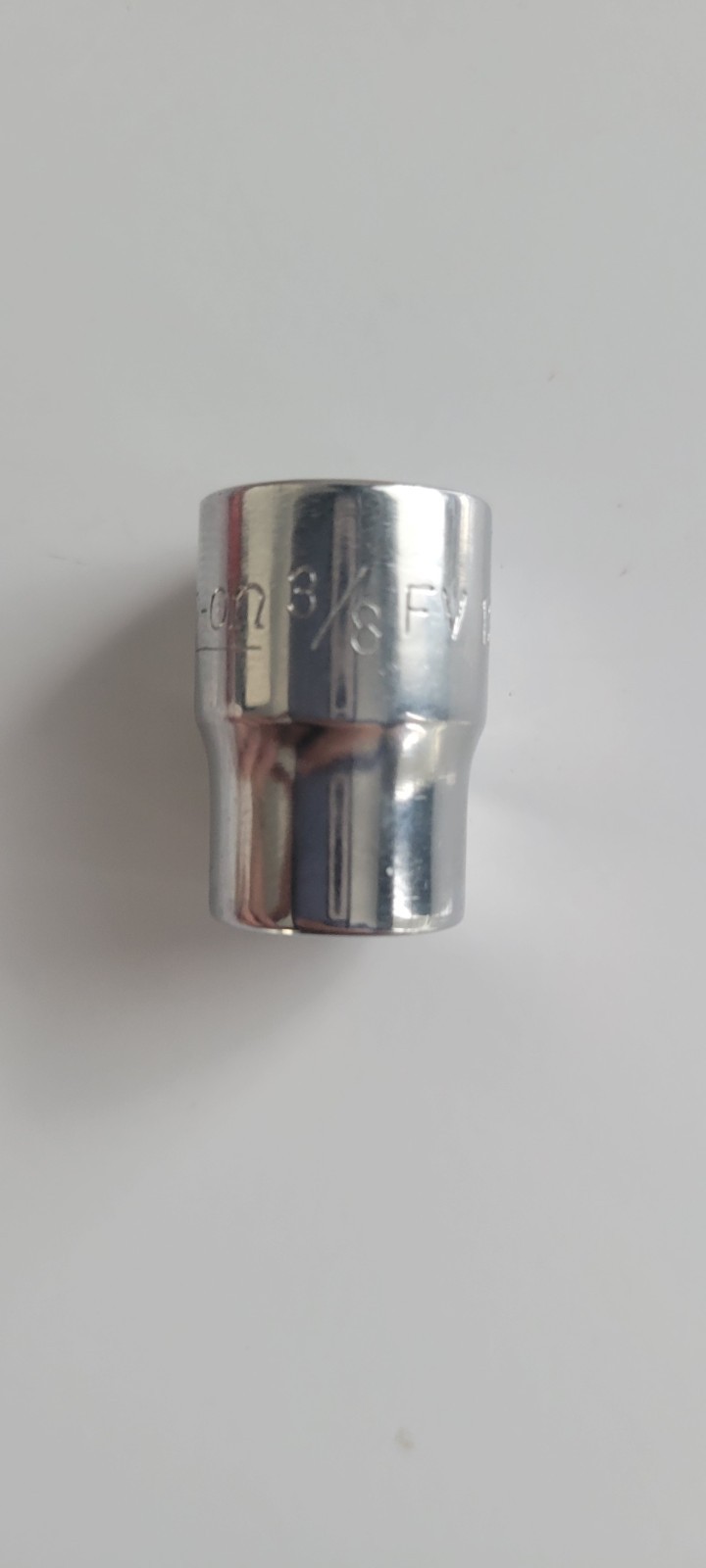 Like New Snap-on FV-121 3/8″ Drive 3/8″ Shallow Socket 12-point