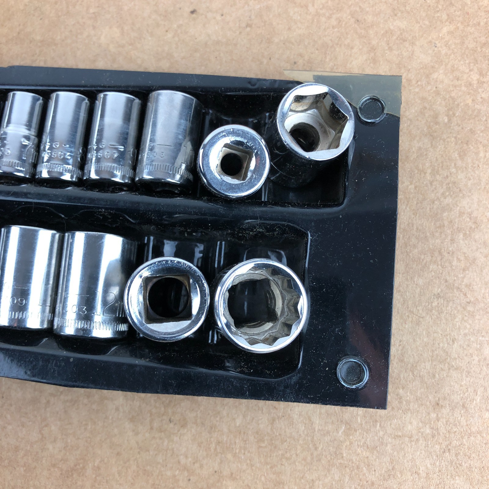 Craftsman USA Metric Socket Set 3/8” & 1/4″ Drive 4mm-14mm G -MM- 15 Pcs. Tray